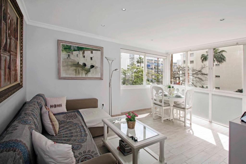 Posedenie v ubytovaní Charming Central Apt in Marbella
