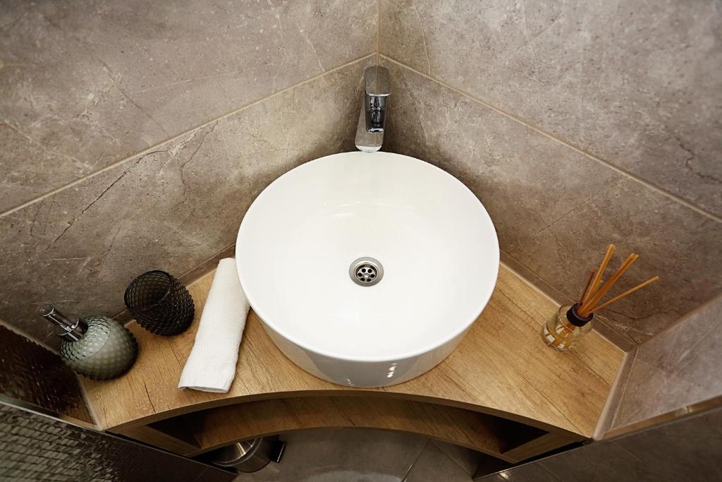 Split Old Town Suites - 5