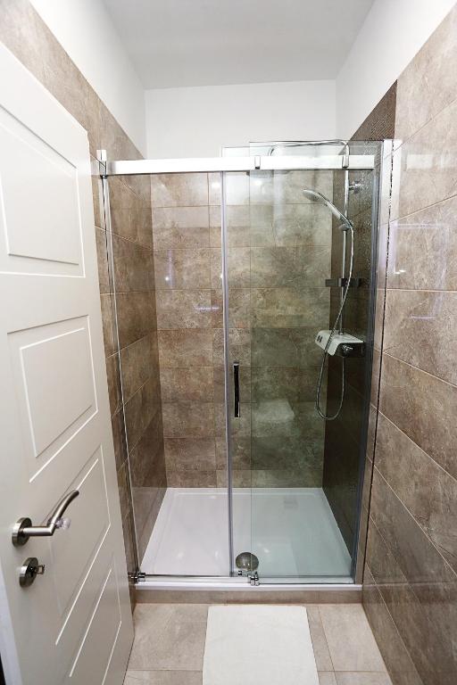 Split Old Town Suites - 4