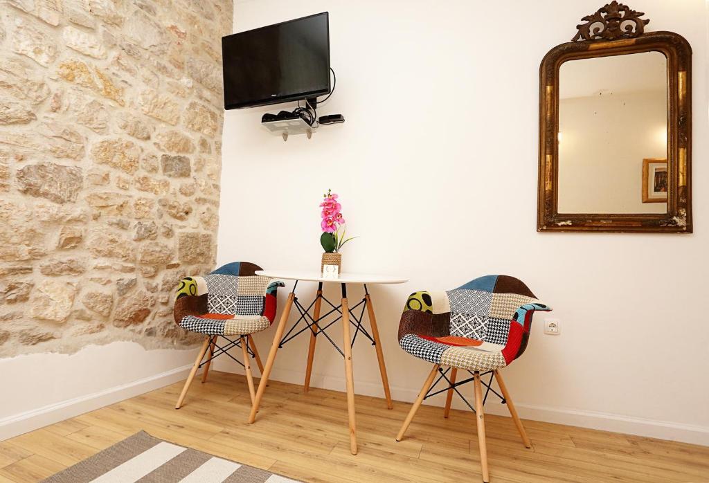 Split Old Town Suites - 2