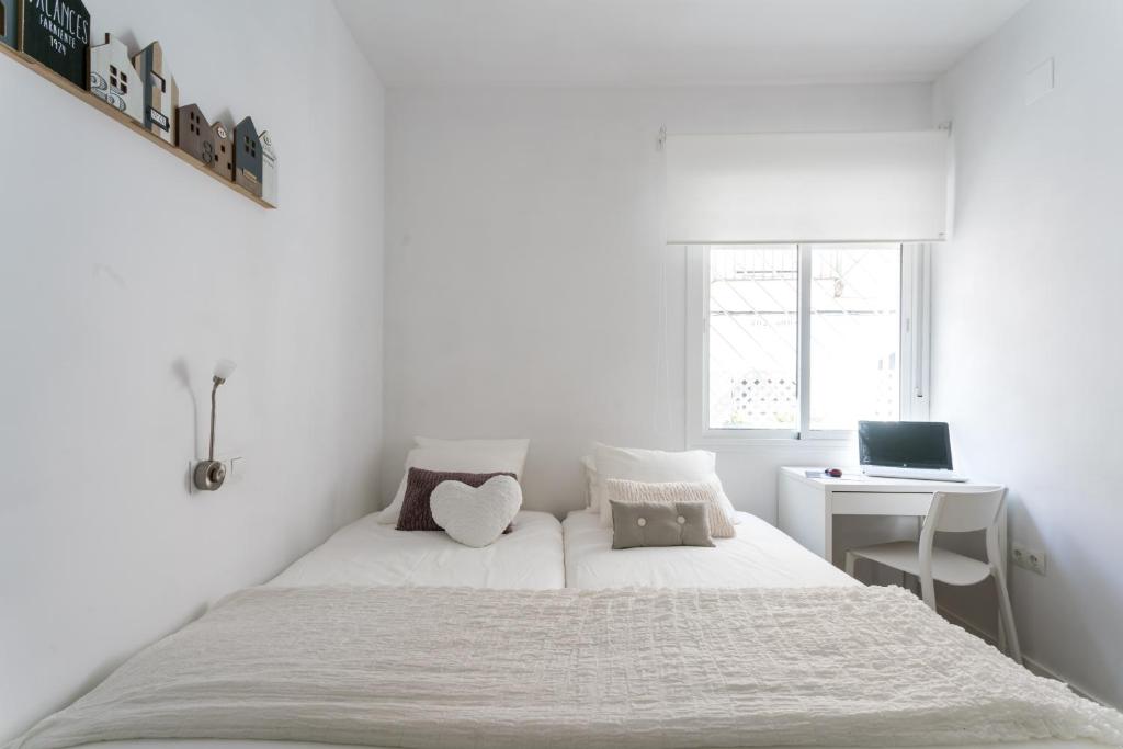 Posteľ alebo postele v izbe v ubytovaní TRIANA 3 Bedrooms & 2 bath Parking Included