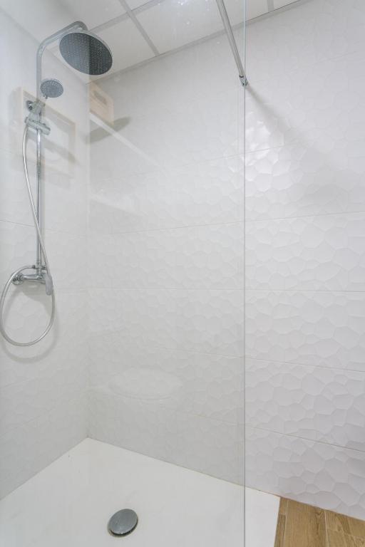 Kúpeľňa v ubytovaní TRIANA 3 Bedrooms & 2 bath Parking Included