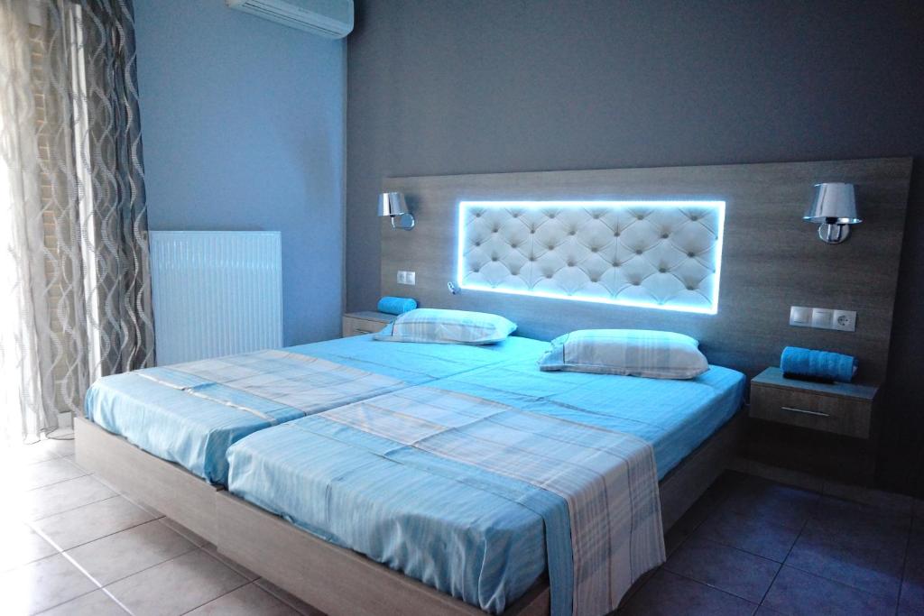 Blue Dream Hotel - 14