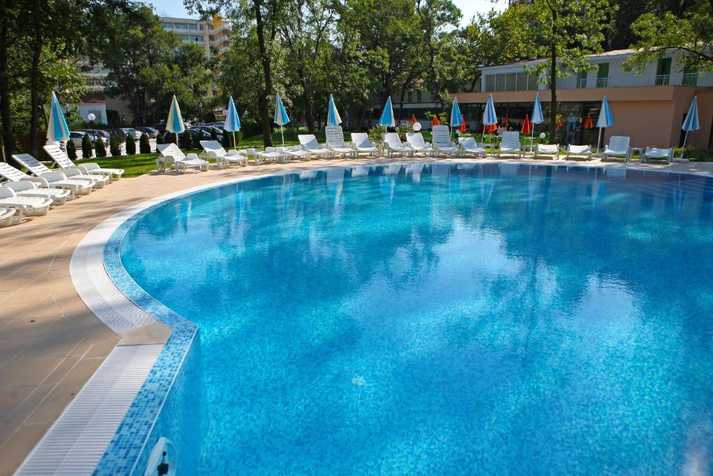 Bazén v ubytování Hotel Yunona - All Inclusive nebo v jeho okolí