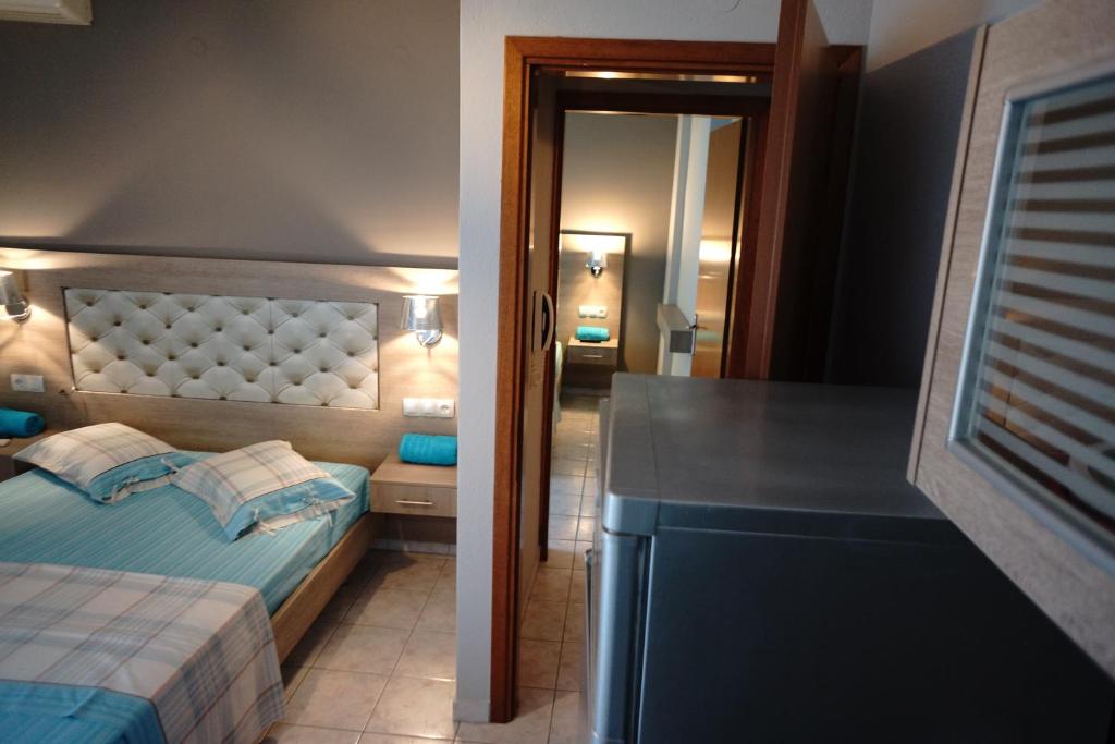 Blue Dream Hotel - 17