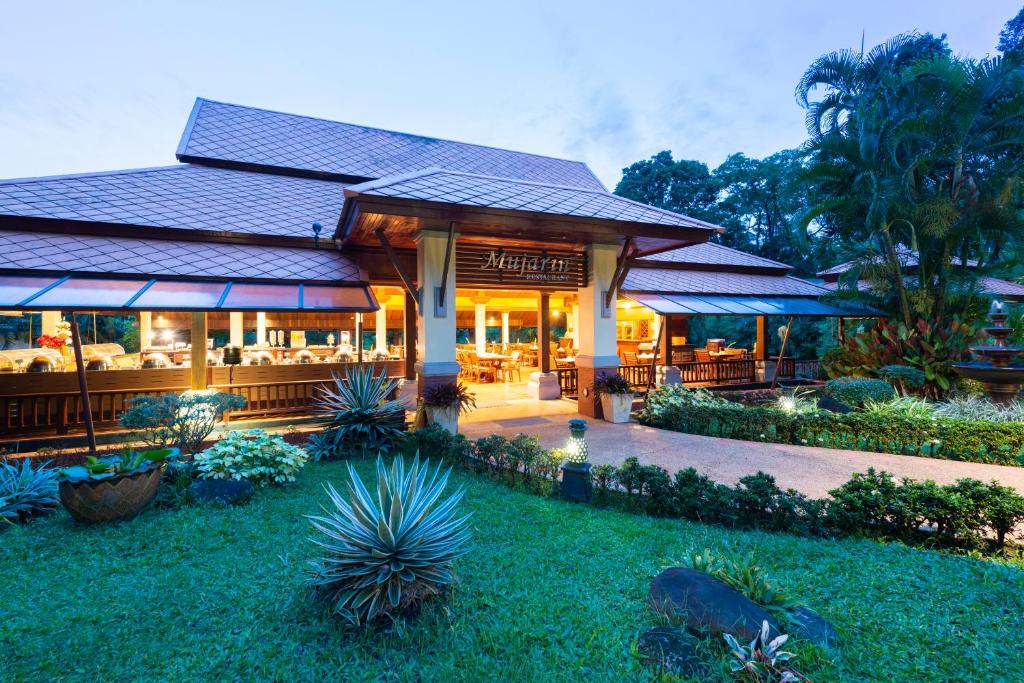 Zahrada ubytování Khaolak Bayfront Resort
