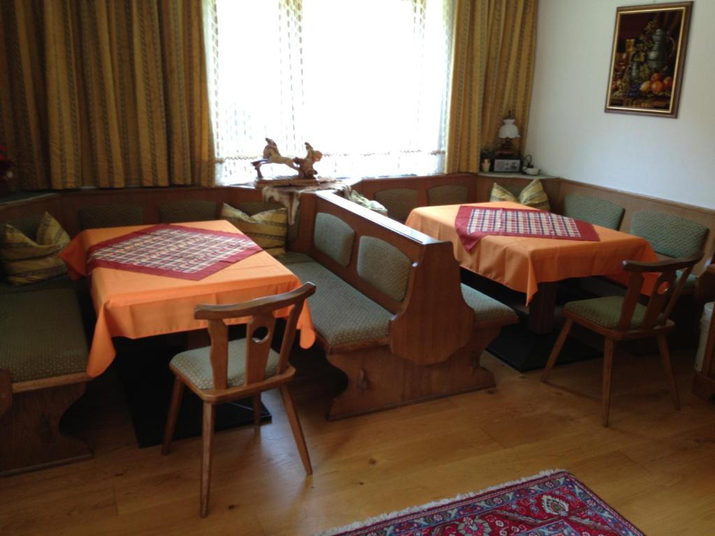 Posezení v ubytování Haus Tenk