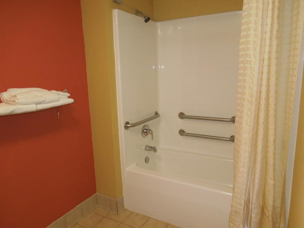 Kozy Inn - King Room - Non-Smoking