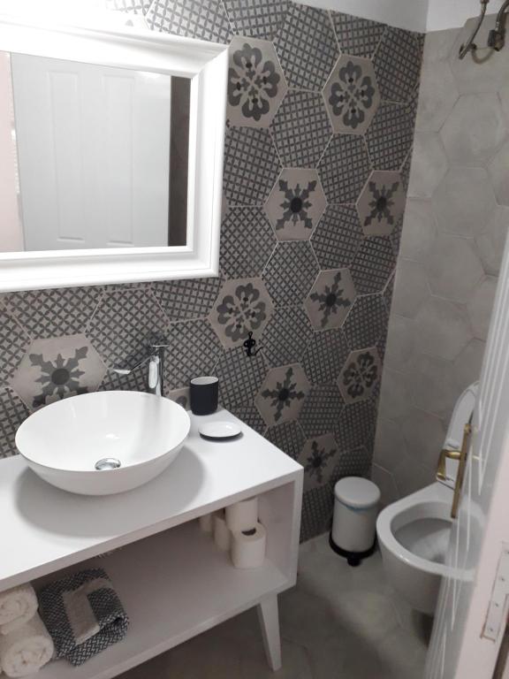 A bathroom at Filenia