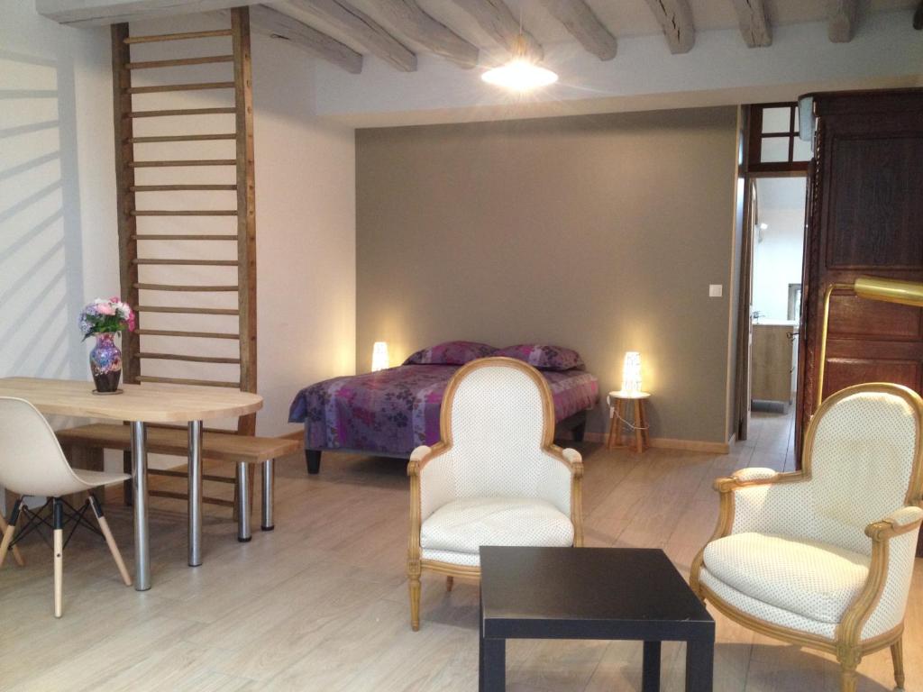 La Thibaude - Livry - Habitación Doble Con Vistas Al Jardín