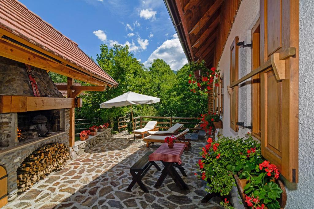Zahrada ubytování Holiday House Sobol