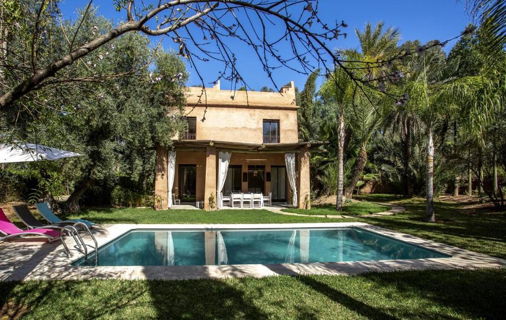 A piscina localizada em Villa Atlas de Luxe avec piscine privée Domaine des Kasbahs ou nos arredores