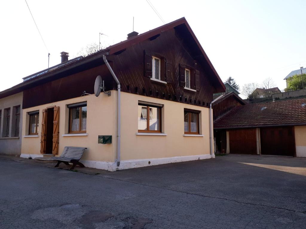 Chez Titi - Housity