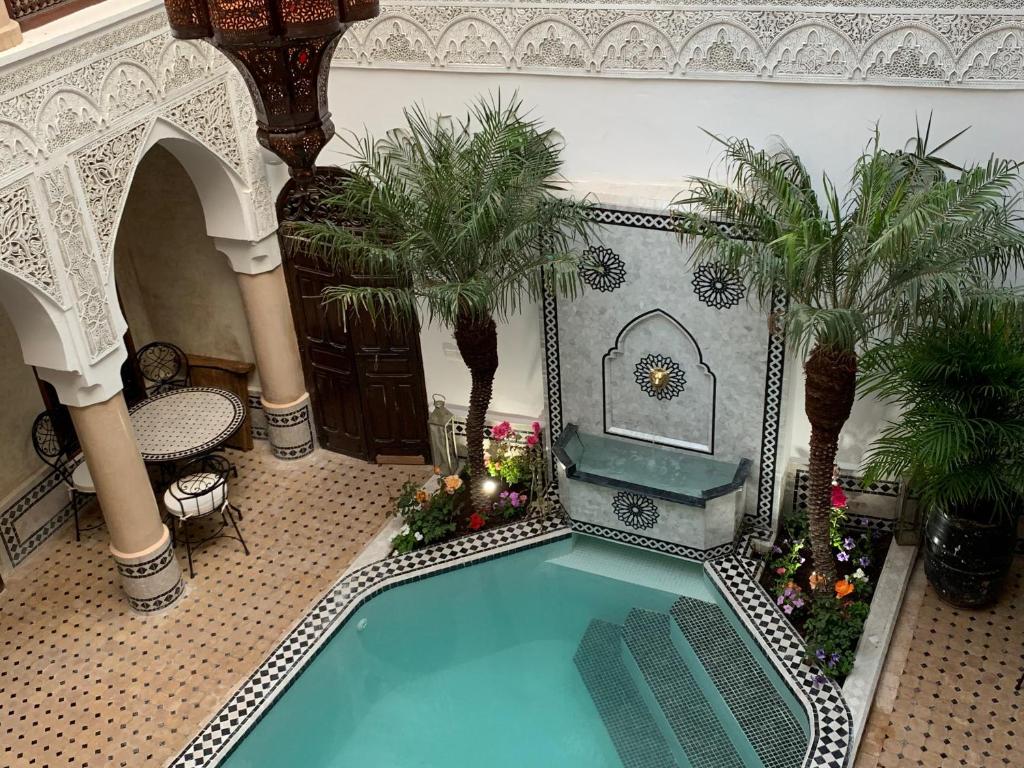 Bazén v ubytování Riad Abaka hotel & boutique nebo v jeho okolí
