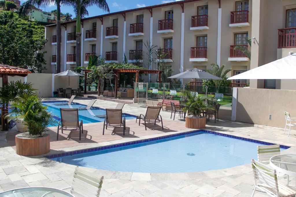 Majoituspaikassa Serra Golfe Apart Hotel tai sen lähellä sijaitseva uima-allas