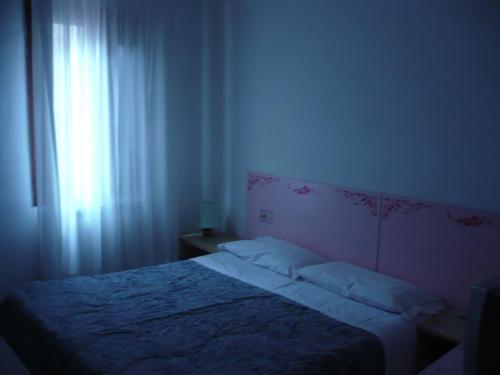 
Double or Twin Room with Shared Bathroom
