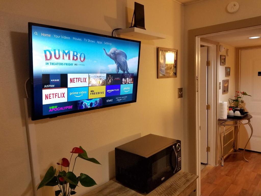 Home Away From Home - Deluxe Kamer Met Queensize Bed
