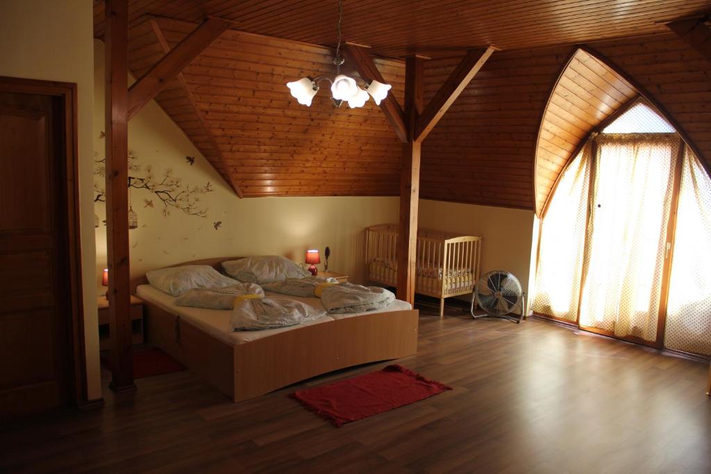 Postel nebo postele na pokoji v ubytování Marta Guest House