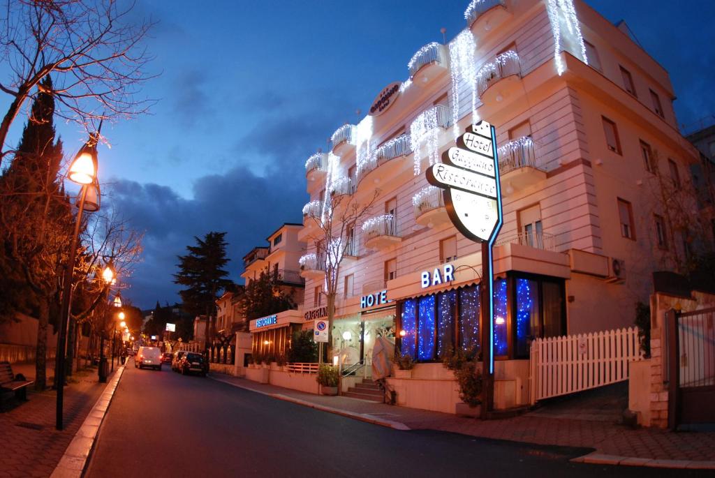 Budova, kde se hotel nachází