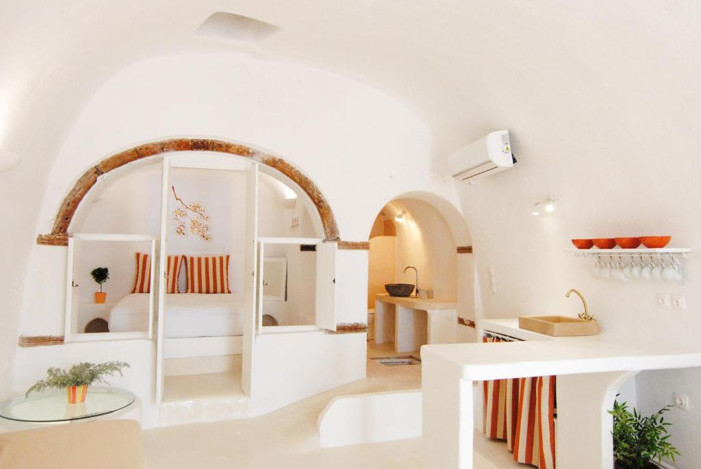 A seating area at White Grape Suites
