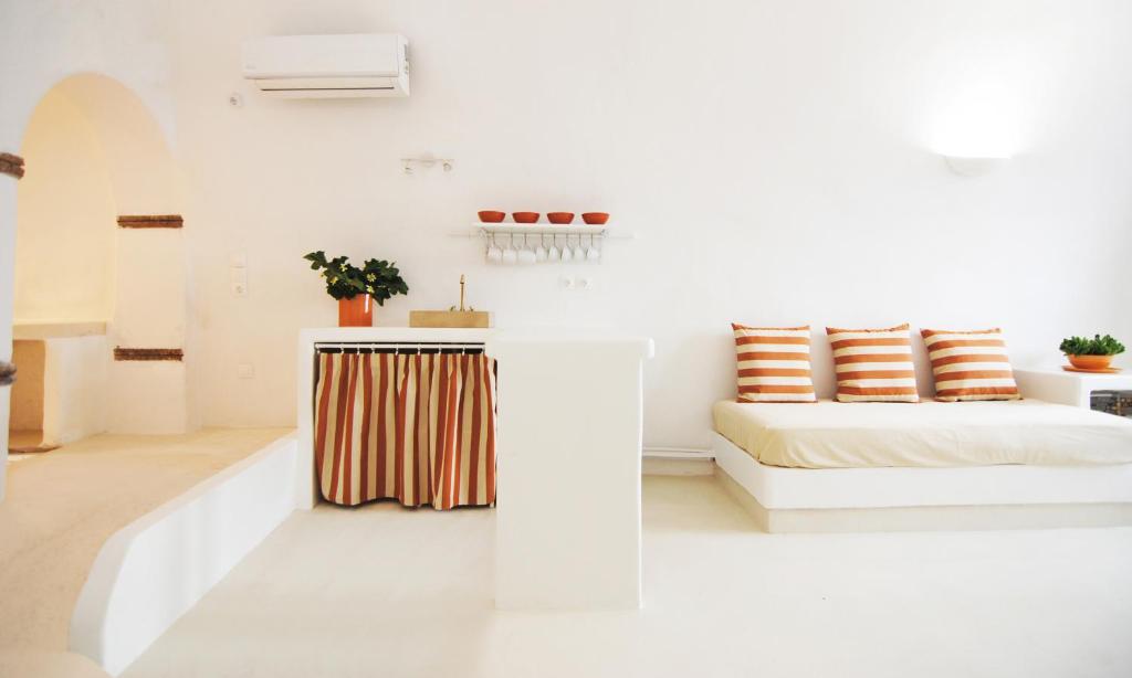 A seating area at White Grape Suites