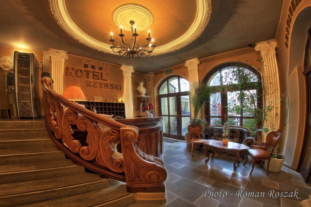 The lobby or reception area at Polonia