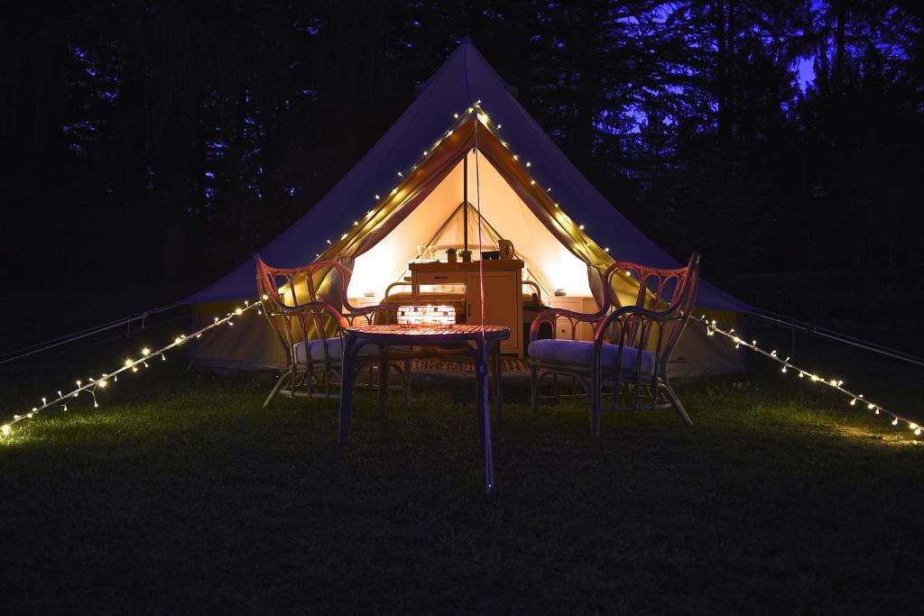 Fotografie z fotogalerie ubytování Glamping at Camping La Source v destinaci Saint-Pierre-dʼArgençon