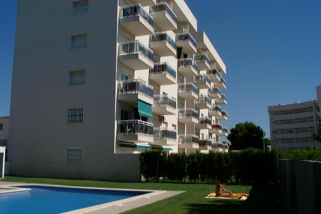 Bazén v ubytování Apartamento vistas mar y piscina nebo v jeho okolí