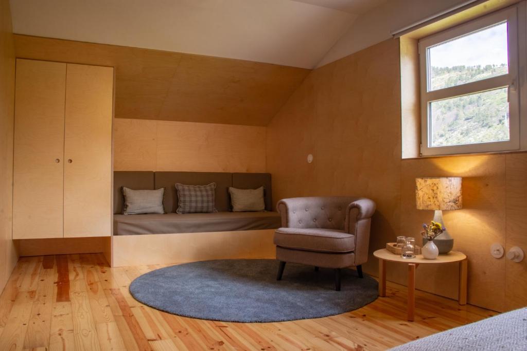 Posezení v ubytování Solar da Castanha - Forest House