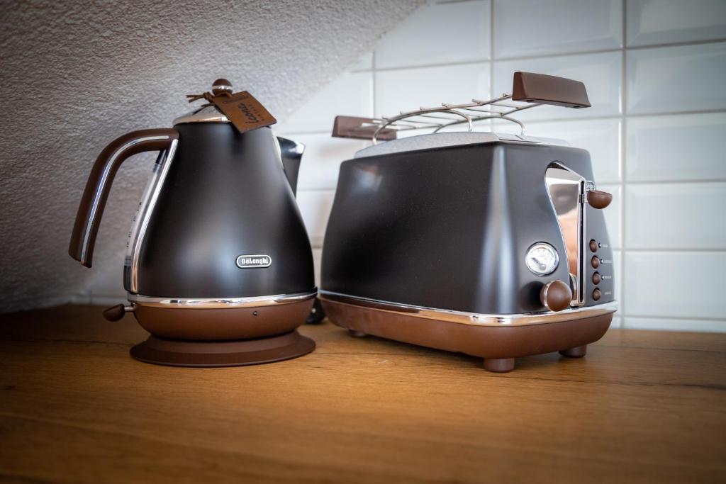 Sohana Lifestyle Apartments I Leilani's & Saskia's Home I Rust - 3