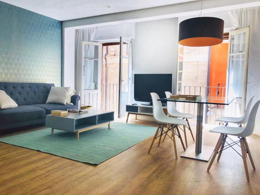 Apartamento en pleno centro al lado Catedral. WIFI.