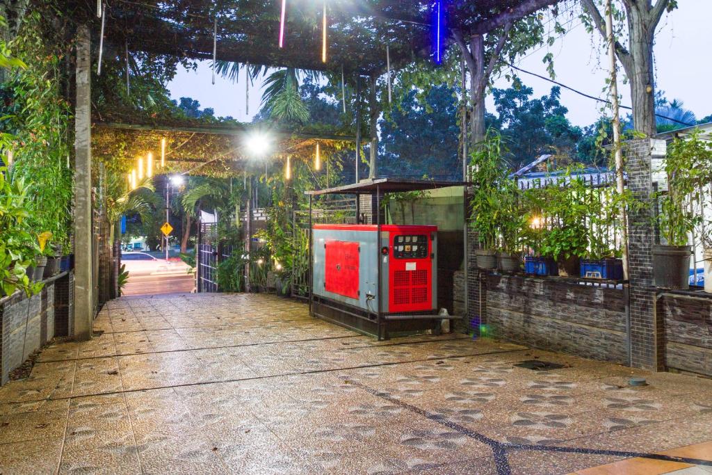 RedDoorz Plus @ Surapati 2