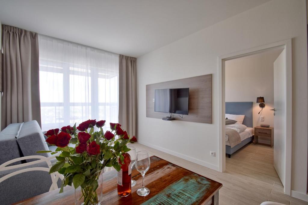 Posteľ alebo postele v izbe v ubytovaní Apartamenty Onyx SeaView by Rent like home