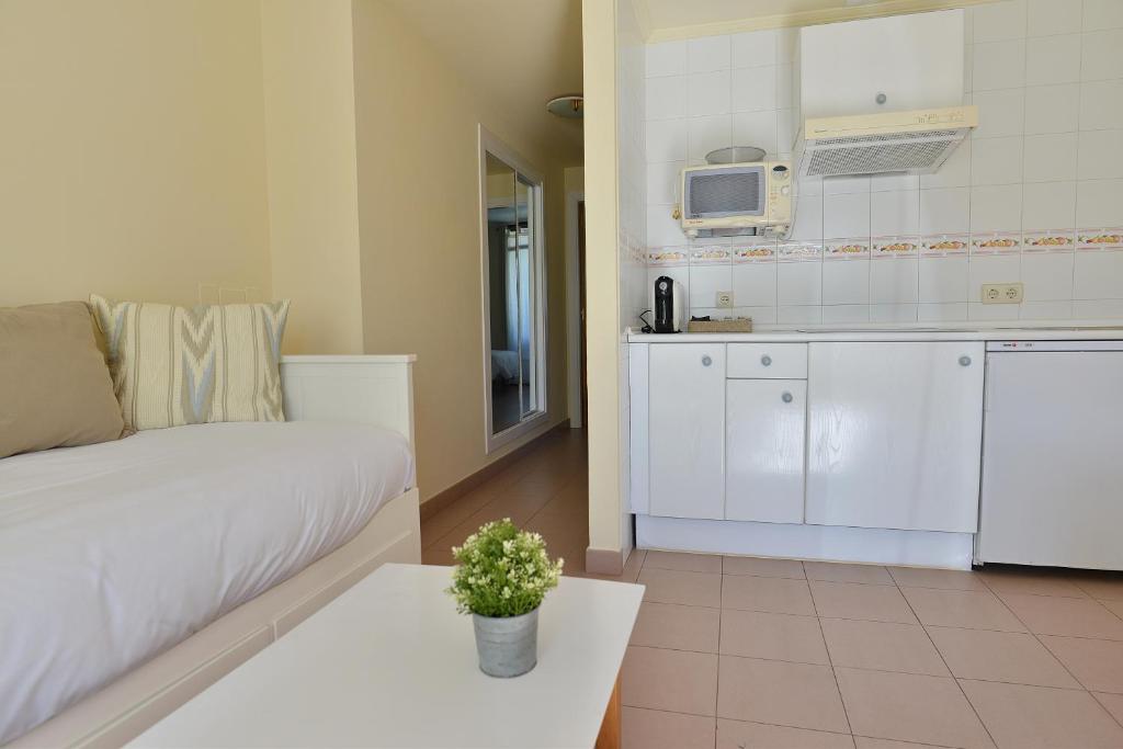 Apartamentos Marina, Naveces – Updated 2022 Prices