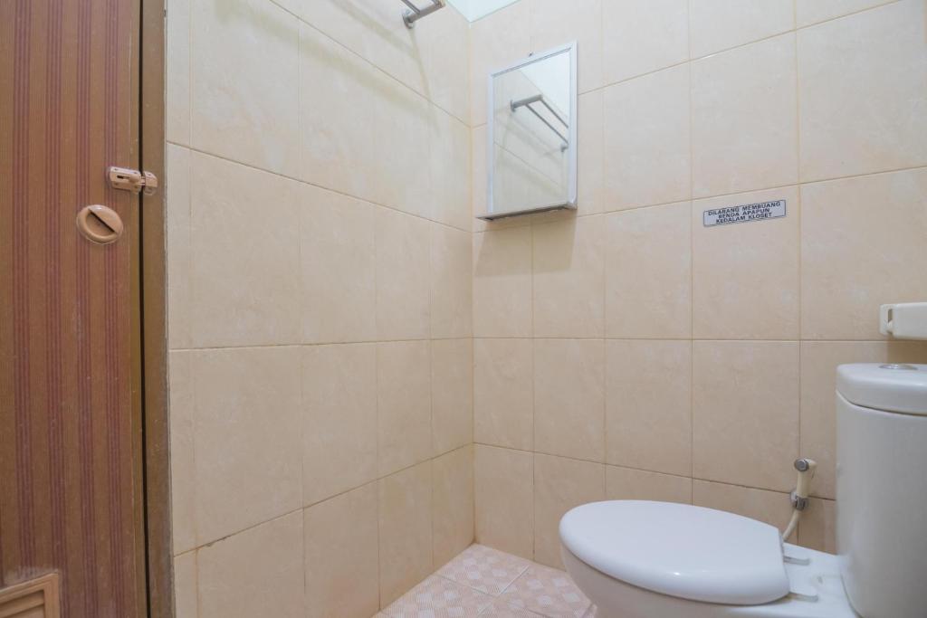 Vannituba majutusasutuses RedDoorz at Gatot Subroto Lampung