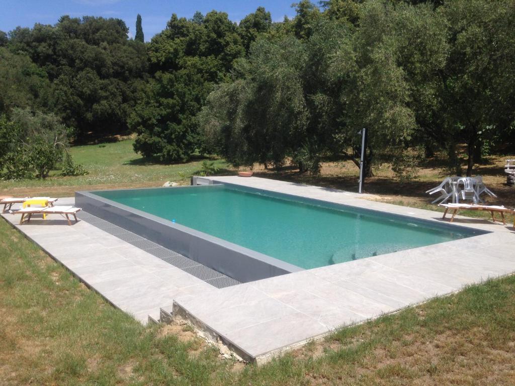 Basen w obiekcie Villa Paglicci Reattelli Agriturismo lub w pobliżu