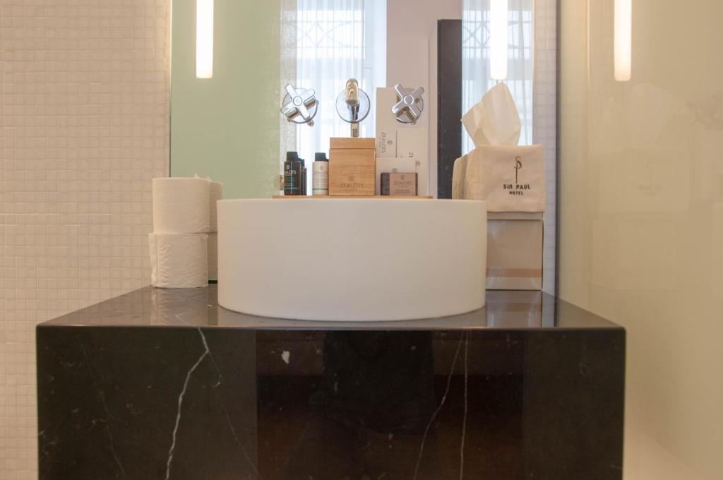 S Paul City Hotel - 