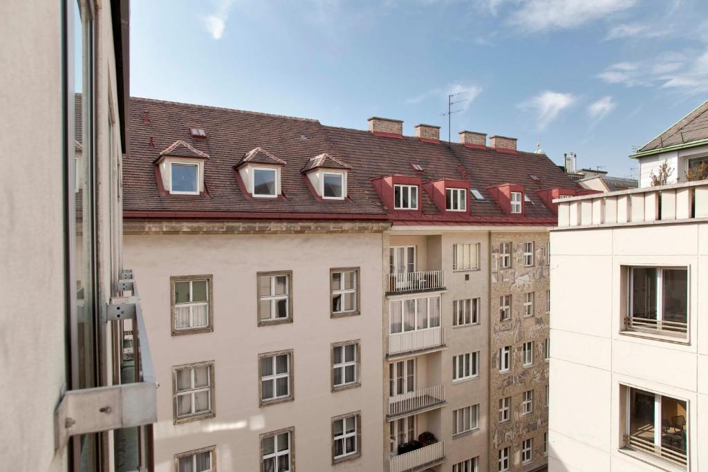 Budova, kde se aparthotel nachází