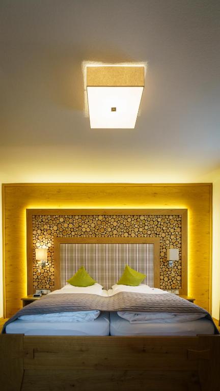 Hotel-Gasthof zur Sonne - Housity