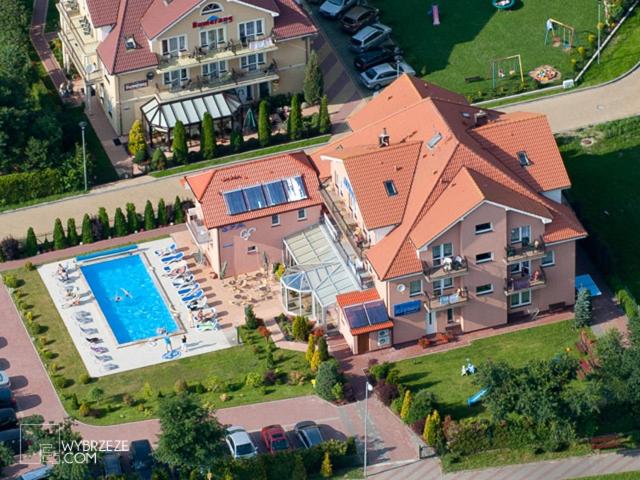 an overhead view of a large house with a swimming pool at Villa Eldorado in Rewal