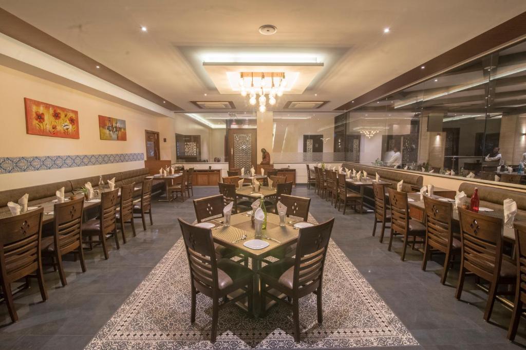 Restaurace v ubytování Hotel Ayodhya