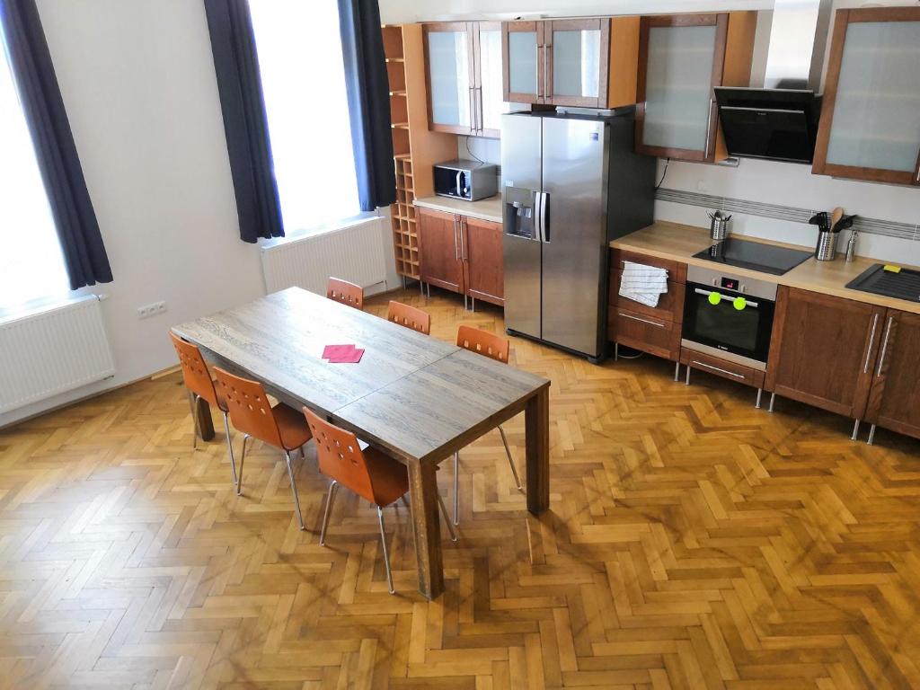 Kuchyň nebo kuchyňský kout v ubytování Villa Cafe