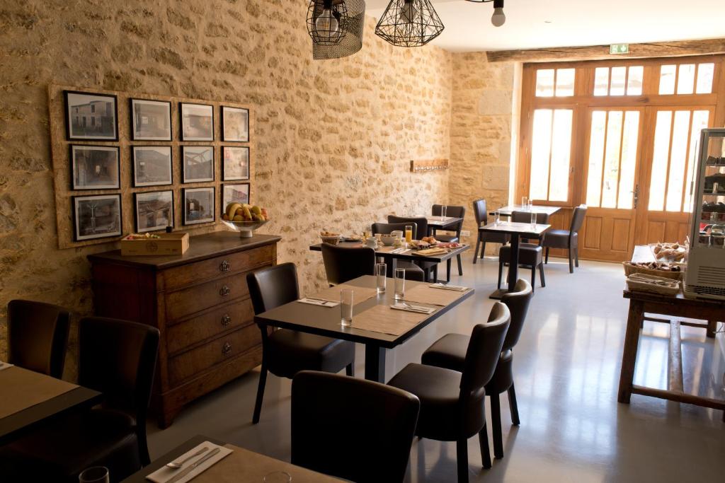 Posezení v ubytování Hôtel Le 23