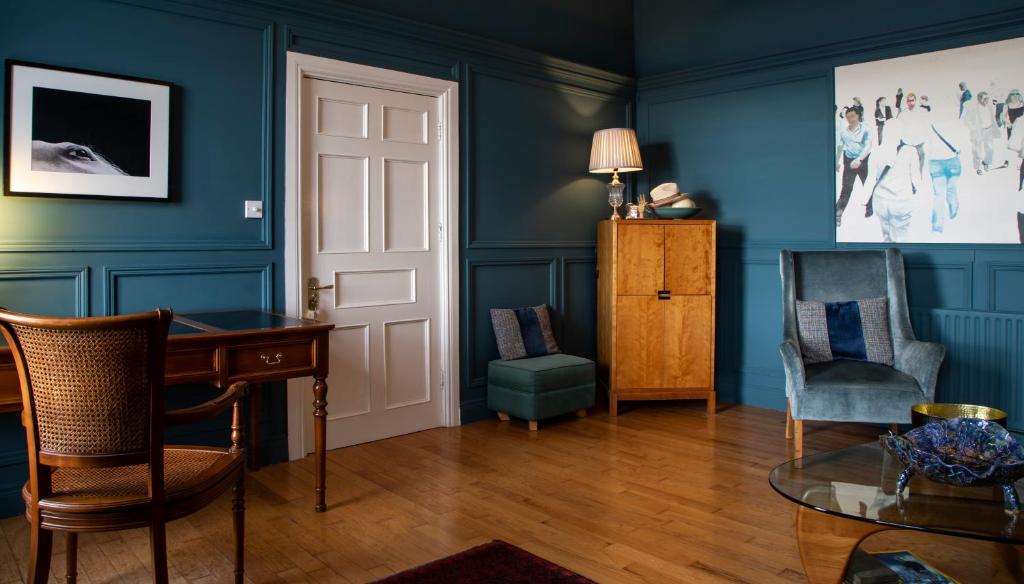 Prostor za sedenje u objektu Barrow House