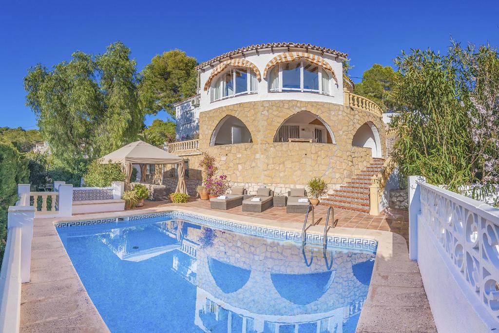 Booking.com: Villas Guzman - Veleta , Benissa, Spanje . Boek ...