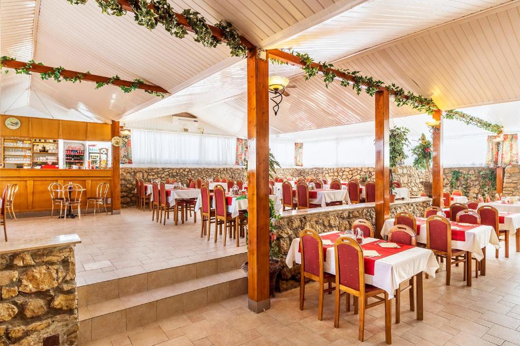 Restaurace v ubytování Hotel Omorika