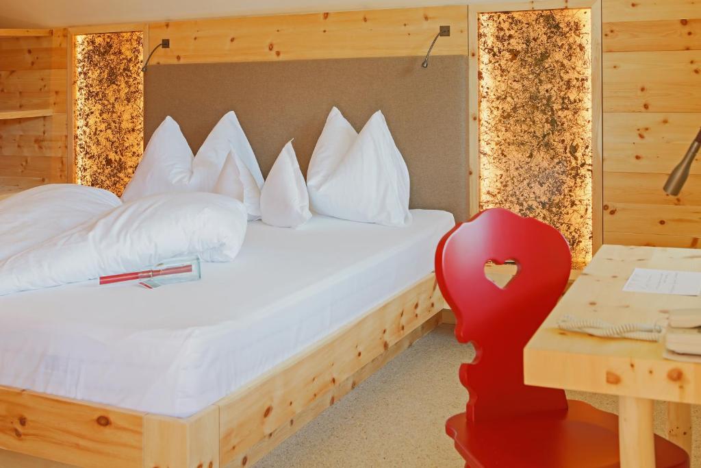 Łóżko lub łóżka w pokoju w obiekcie Hotel Weihrerhof