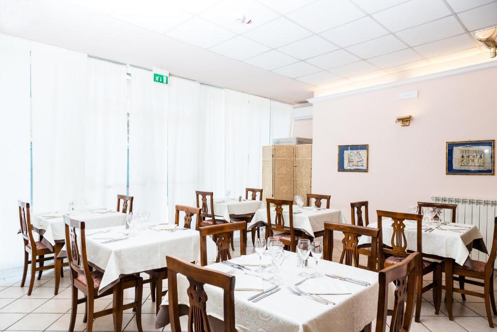 Restaurace v ubytování Hotel Ambasciatori