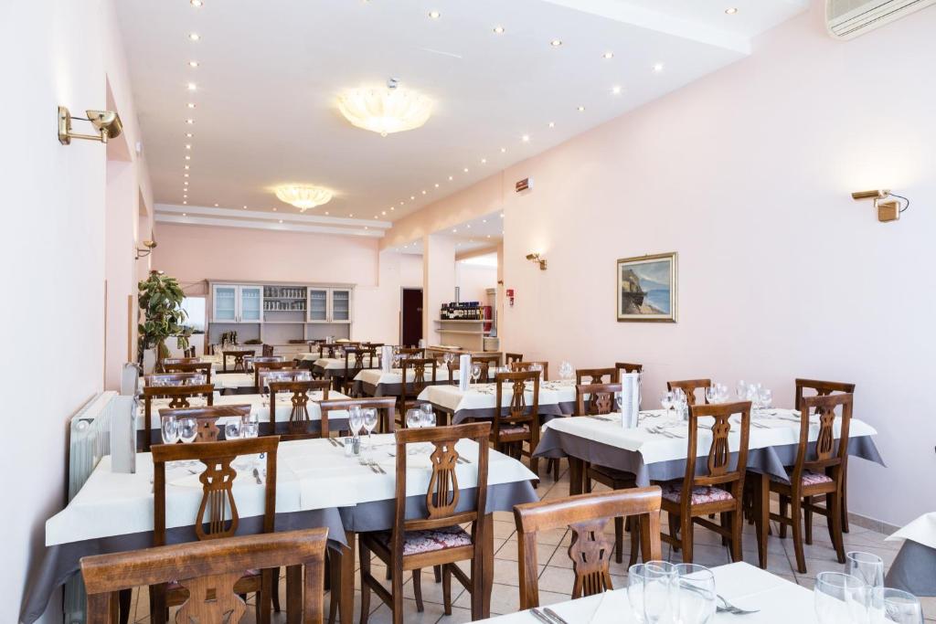 Restaurace v ubytování Hotel Ambasciatori