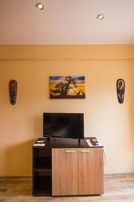 SimplyComfy - Double Room With Balcony With Shared Bathroom